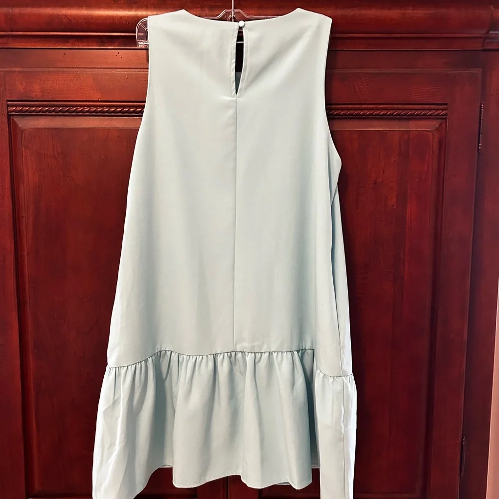 TCEC beautiful dress 👗 - Picture 2 of 3